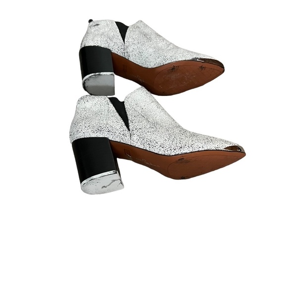 Report Signature Toby White Crackle Pointed Toe Booties, size 6.5 - Picture 8 of 15